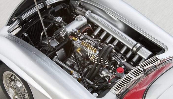 Автомодель СMC Mercedes-Benz 300 SLR Uhlenhaut Coupe 1955 Silver 1
